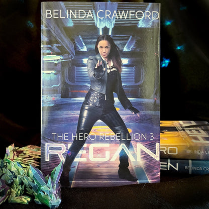 Regan (The Hero Rebellion 3) Nexus Edition Gebundene Ausgabe
